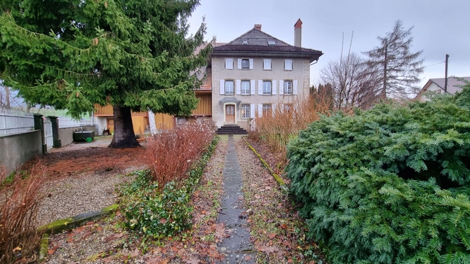 Transformation d'une grange en habitation à Echarlens (Fribourg)
