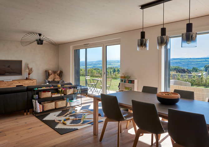 Maison passive en bois à Surpierre(FR): intérieur confortable et moderne pour un faible impact climatique