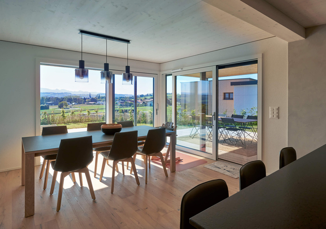 Maison passive en bois à Surpierre(FR): intérieur confortable et moderne