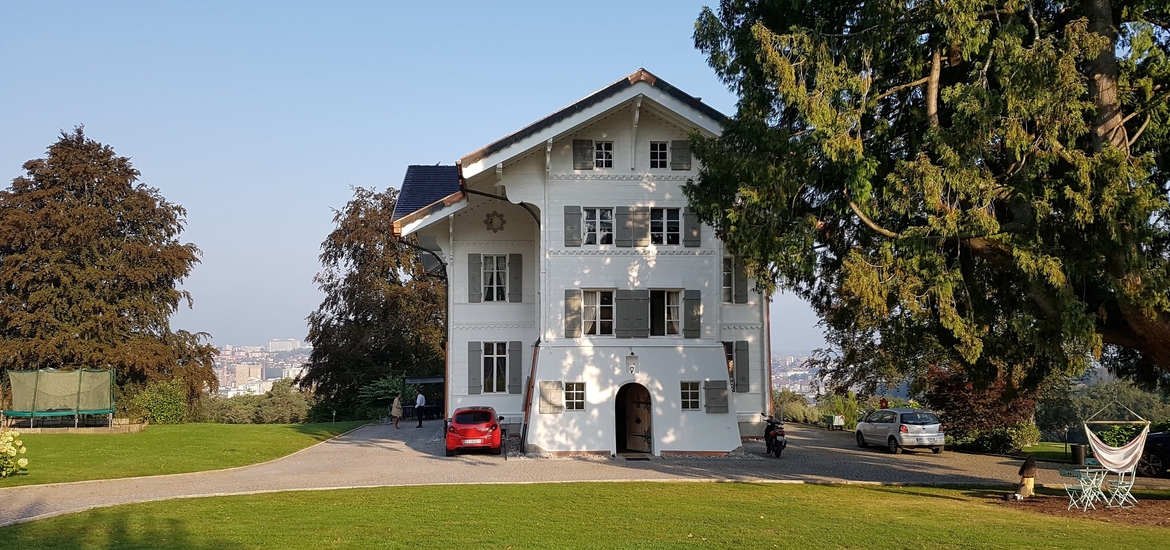 Rénovation énergétique d'une maison du 19ème siècle de style "chalet suisse"