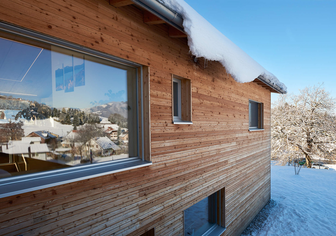 Maison écologique à énergie positive à Pringy fonctionnant à l'énergie solaire