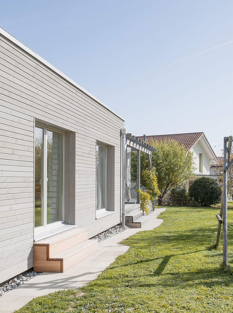 Agrandissement d'une maison familiale passive avec une annexe en bois