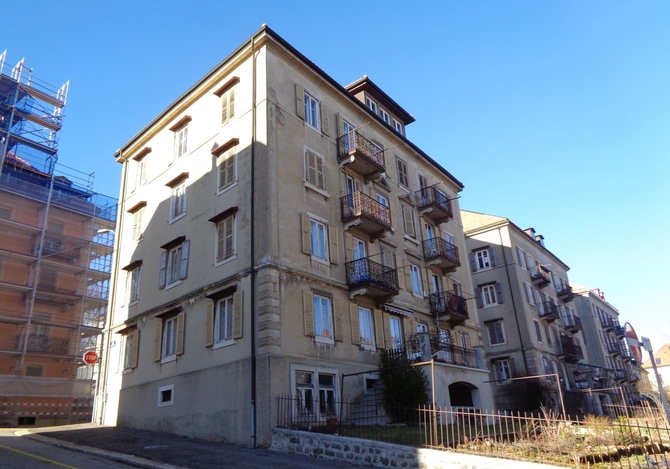 Rénovation énergétique d'un immeuble ancien à La-Chaux-de-Fonds (Neuchâtel): isolation des façades