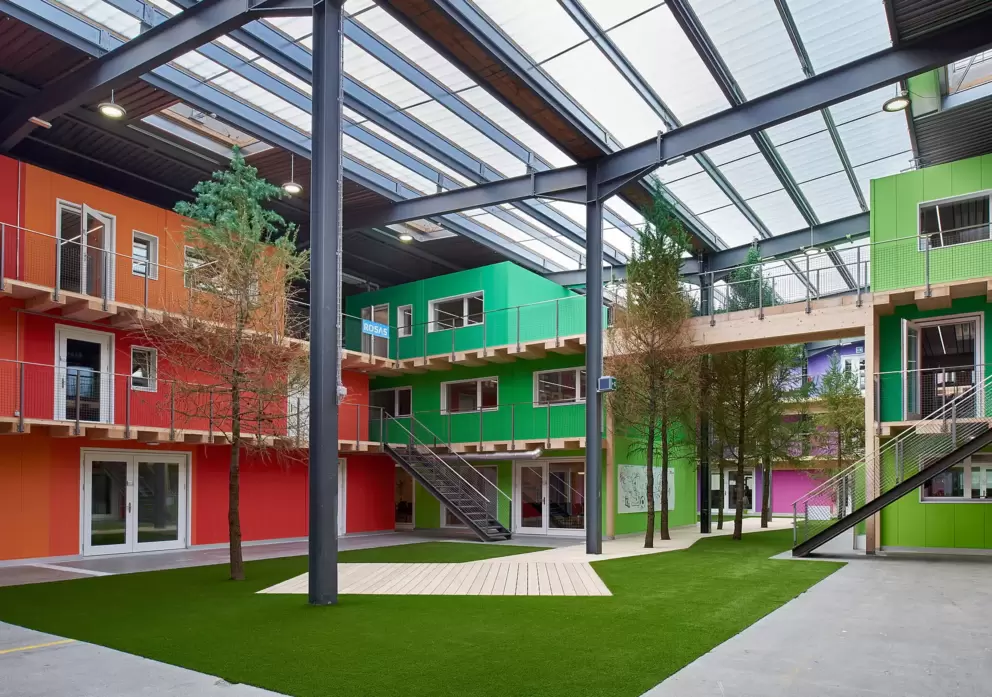 La halle bleue de Bluefactory: un bâtiment qui répond aux exigences du concept de société à 2000 watts