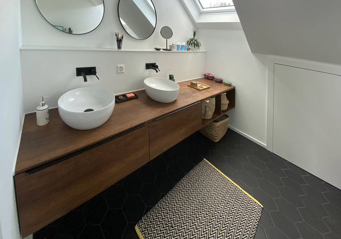 Rénovation Minergie d'une maison jumelée à Lugnorre: salle de bain