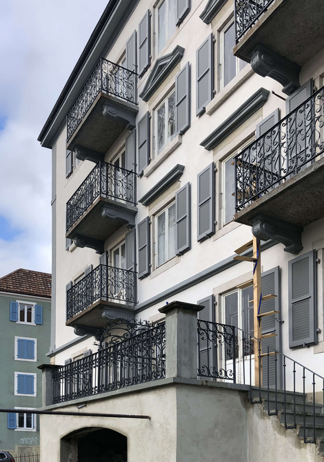 Rénovation énergétique d'un immeuble ancien à La-Chaux-de-Fonds (Neuchâtel): isolation des façades