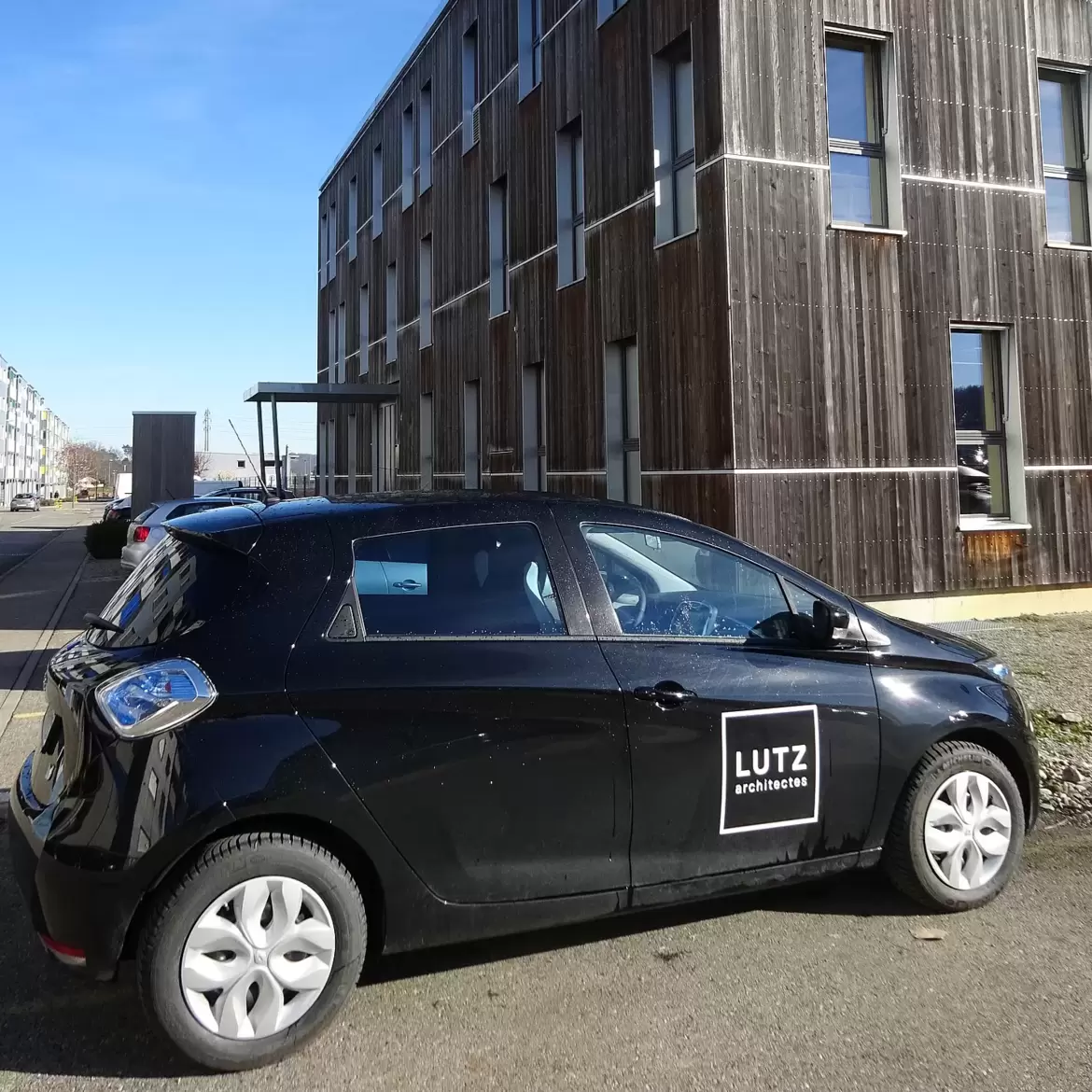 LUTZ architectes roule en voiture électrique pour réduire les émissions de CO2 des trajets professionnels