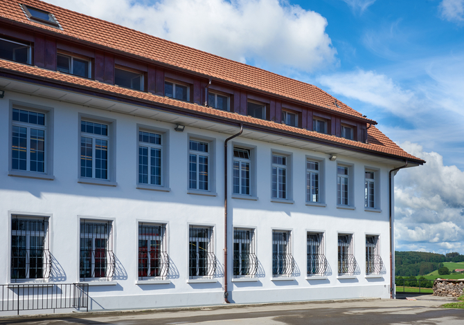 Isolation des façades du home des Peupliers à Oberried dans le canton de Fribourg