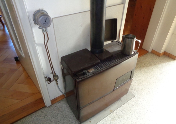 Rénovation énergétique et technique d'un immeuble ancien à La-Chaux-de-Fonds (Neuchâtel):remplacement des calorifères à mazout par une chaudière à pellets
