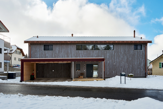 Maison passive à ossature bois à Semsales: façades bois