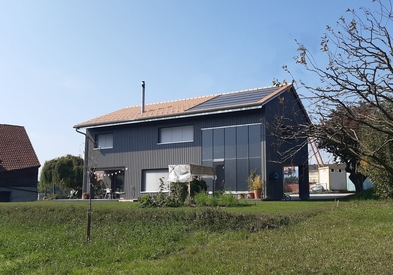 Architecture verte: cette maison écologique n'est chauffée qu'avec un peu de bois et de soleil