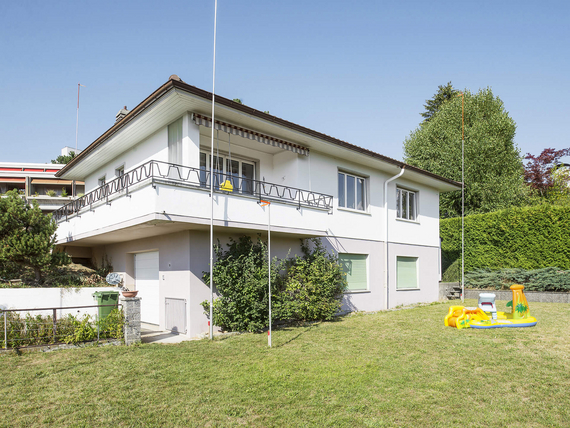 Transformation d'une maison des années 60 à Fribourg: exemple réussi de densification douce