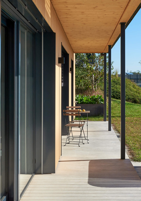Maison passive en bois à Surpierre(FR): protection solaire fixe pour lutter contre la surchauffe estivale