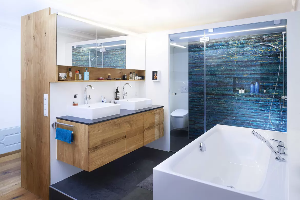 Aménagement d'une salle de bains dans un bâtiment protégé