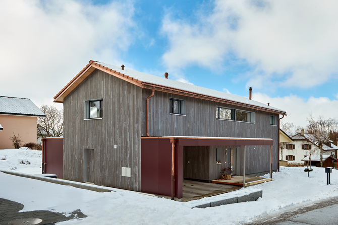 Maison passive à ossature bois à Semsales: façades bois