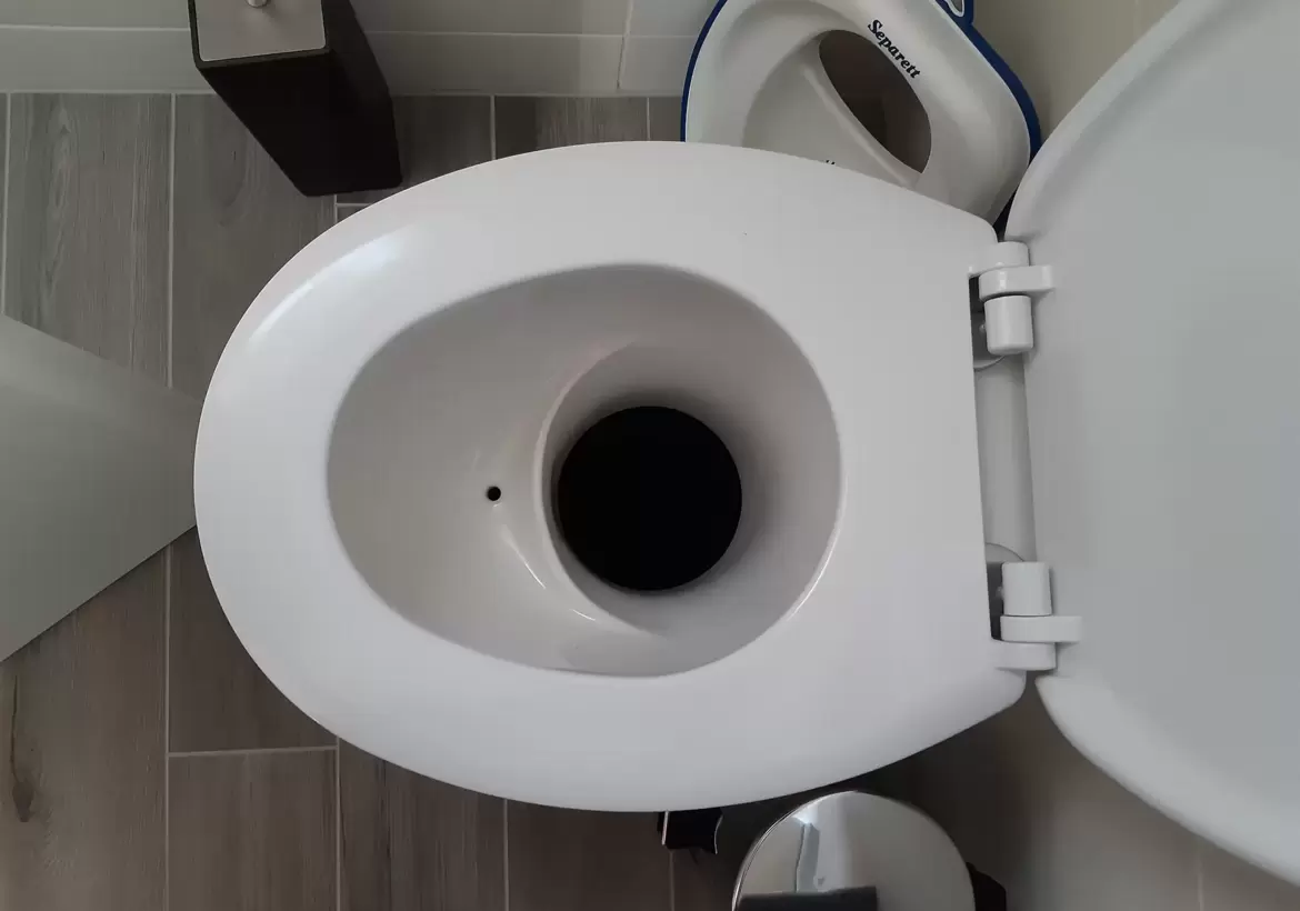 Maison-toilettes-sèches.jpg