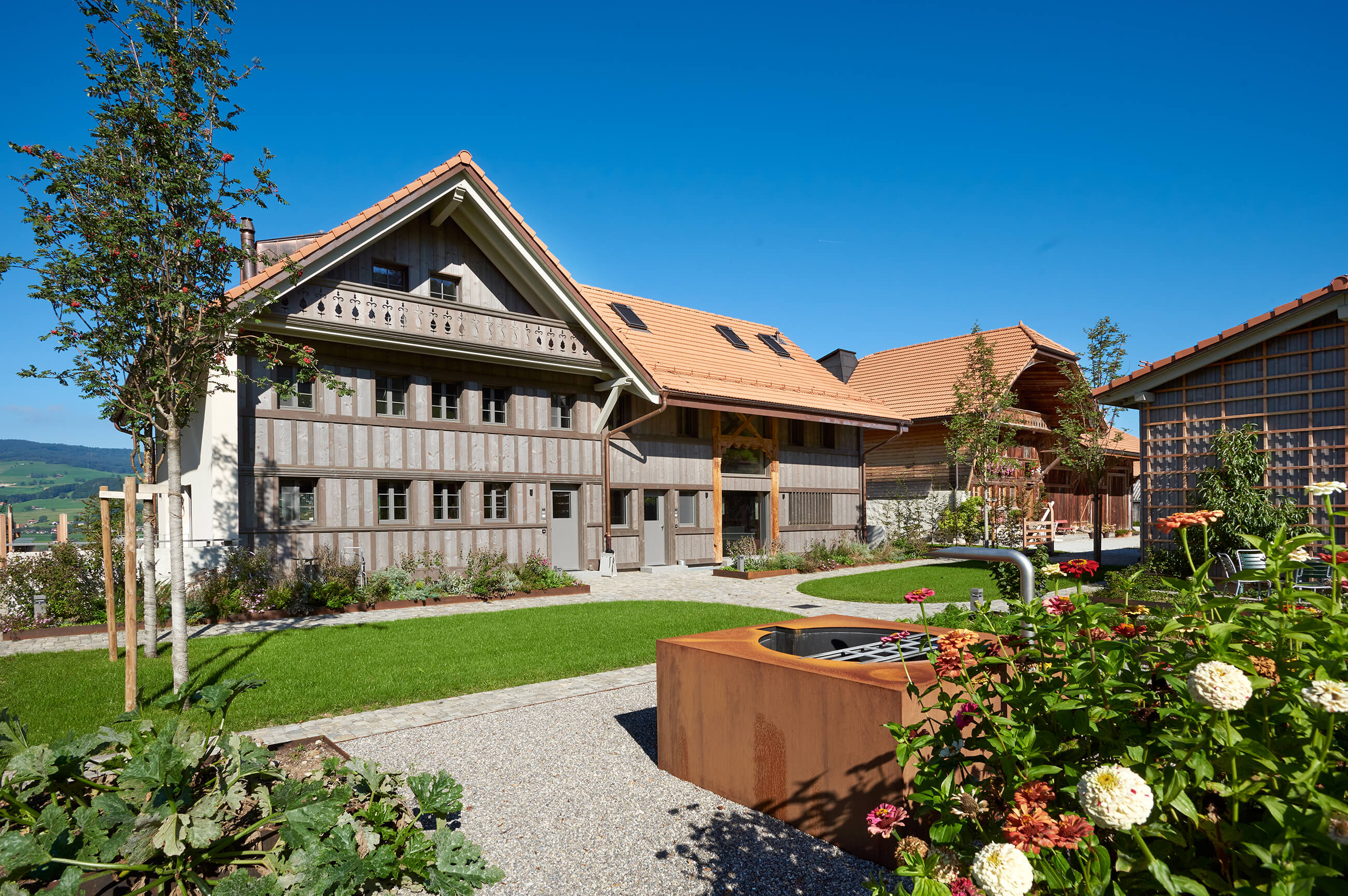 Réconstruction d'une ferme dans un hameau protégé: après travaux