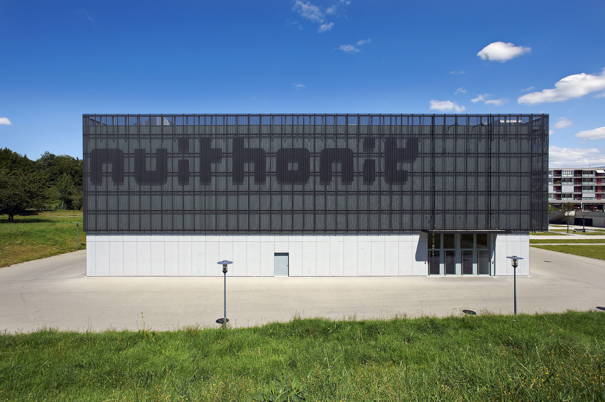 Rénovation des façades du théâtre Nuithonie
